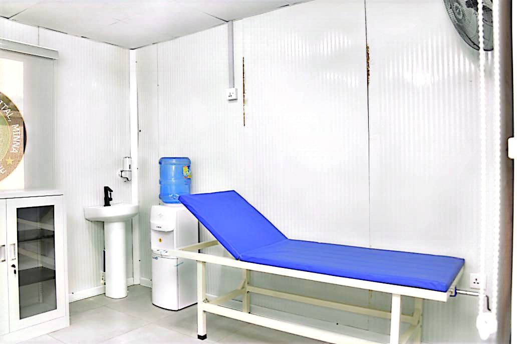 IBB Specialist Hospital — Treatment room with examination couch